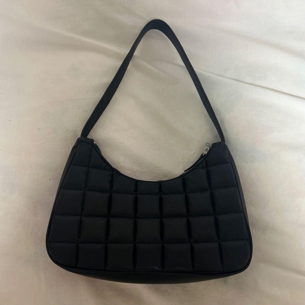 Elegant Black Quilted Shoulder Bag